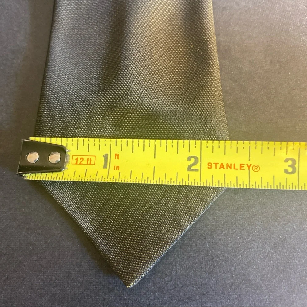 Vintage Superba 60’s 100% Dacron Polyester No Press Olive Neck Tie Abstract Slim